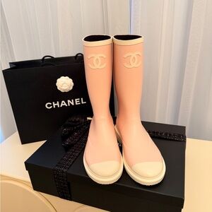100% Authentic NWT Chanel Pink Women's Rain Boots 26C 2025 SIZE 40